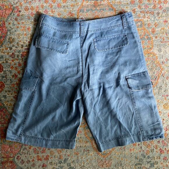 NEW WALTER BAKER $168 Medium Wash Theo Womens Cargo Shorts Chambray Blue NWT 2 - Picture 10 of 15